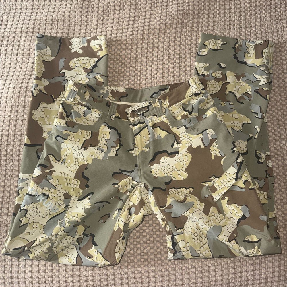 KUIU Camo "Valo" Attack Pant - Men's Excellent New Condition - Size 32